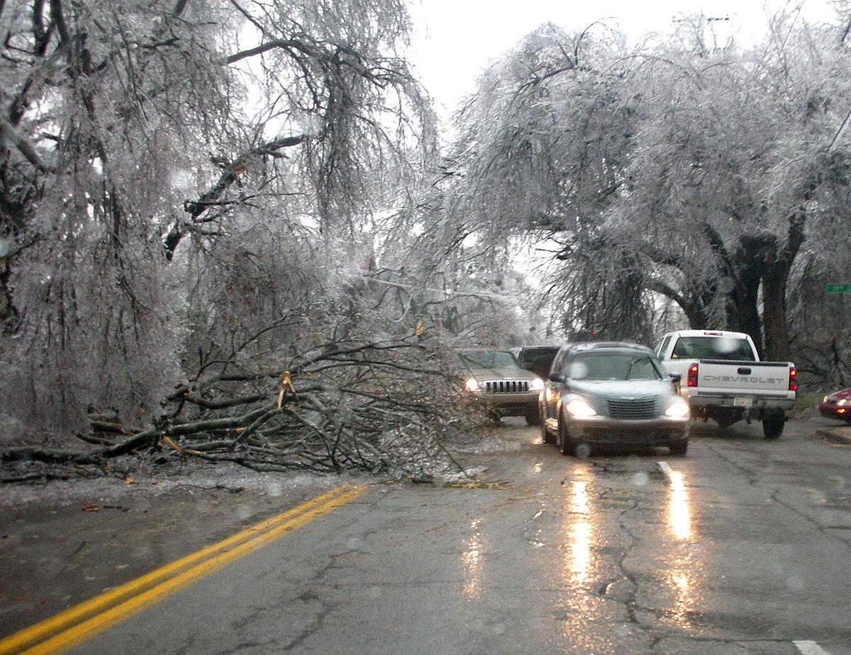 Tulsa motorists try to navigate icy streets during the 2007 ice storm.
