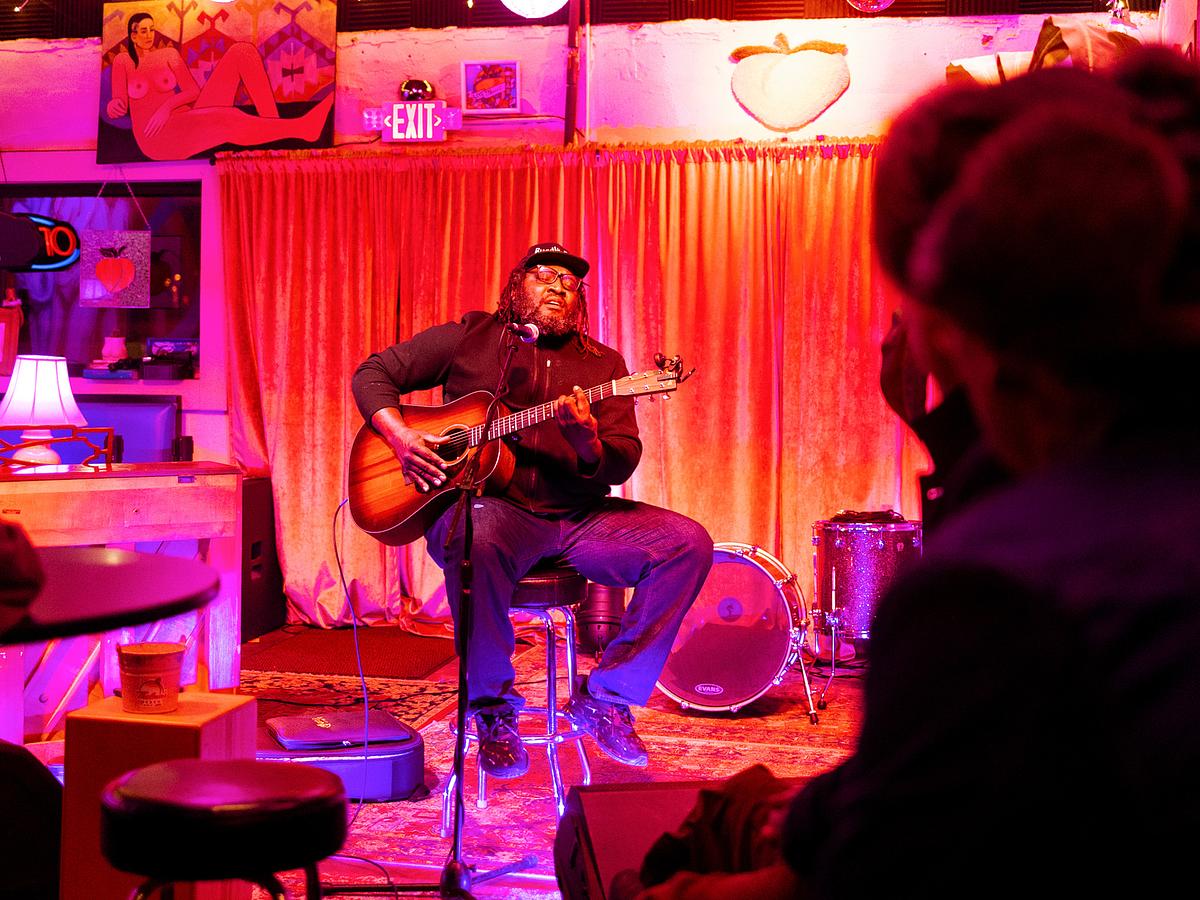 Tulsa musician Damion Shade plays Thelma's Peach on Dec. 13, 2025.