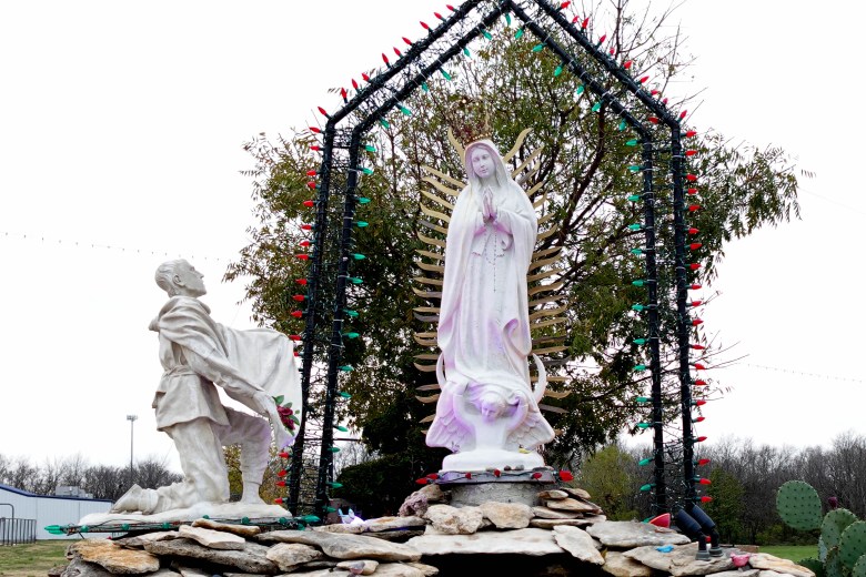 Photo of statue of La Virgen de Guadalupe