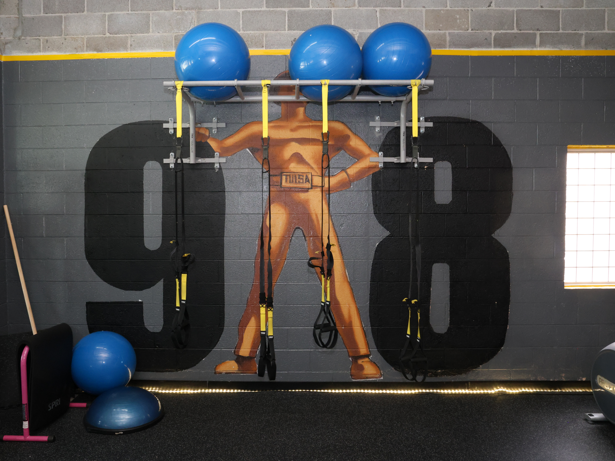 Photo of wall in Physiques by Monique