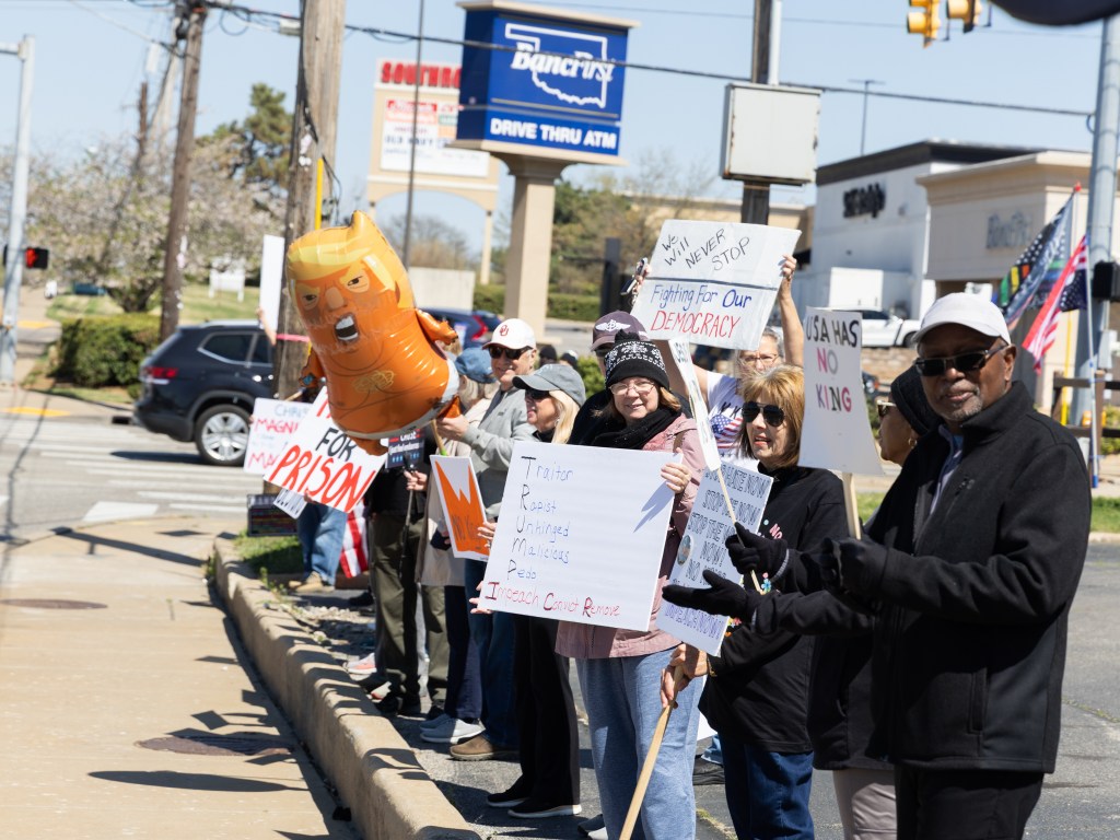 Protest at 41st and Yale