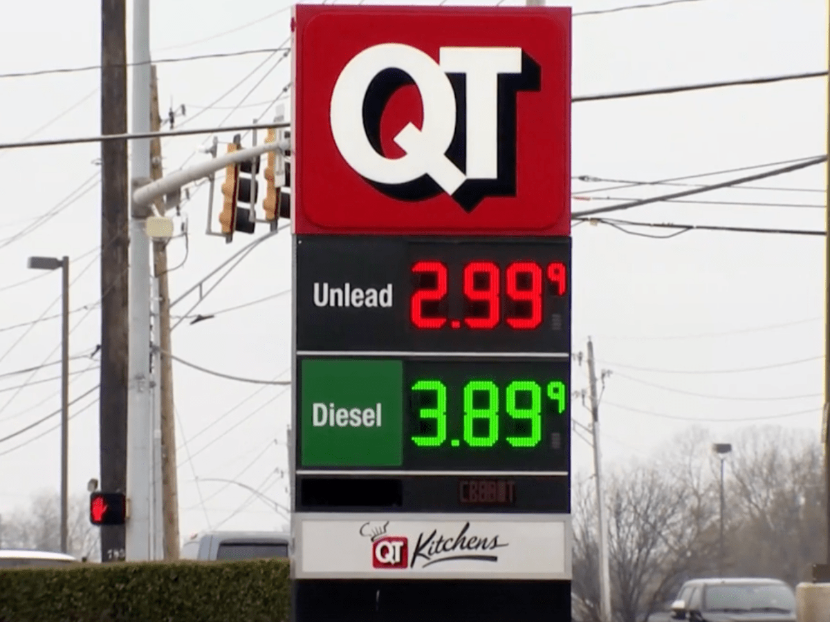 Tulsa drivers see gas prices jump amid oil spike following U.S. strikes on Iran