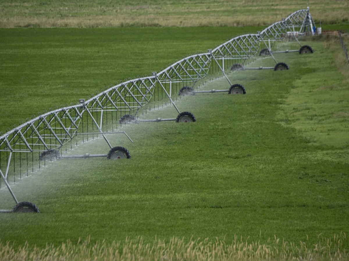Oklahoma lawmakers add data center restrictions to groundwater metering measure