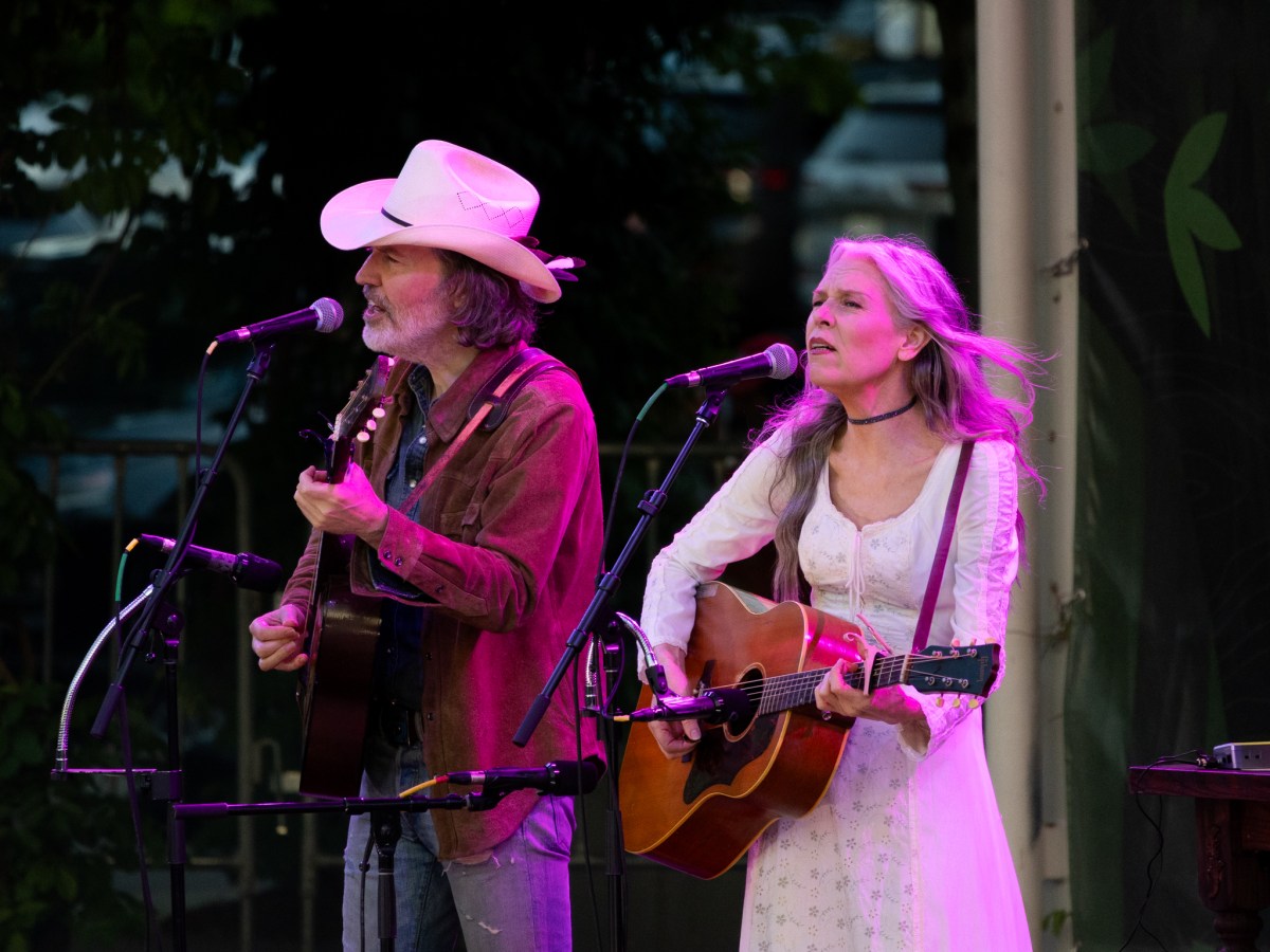 Grammy-winning duo Gillian Welch and David Rawlings kicks off spring at Guthrie Green