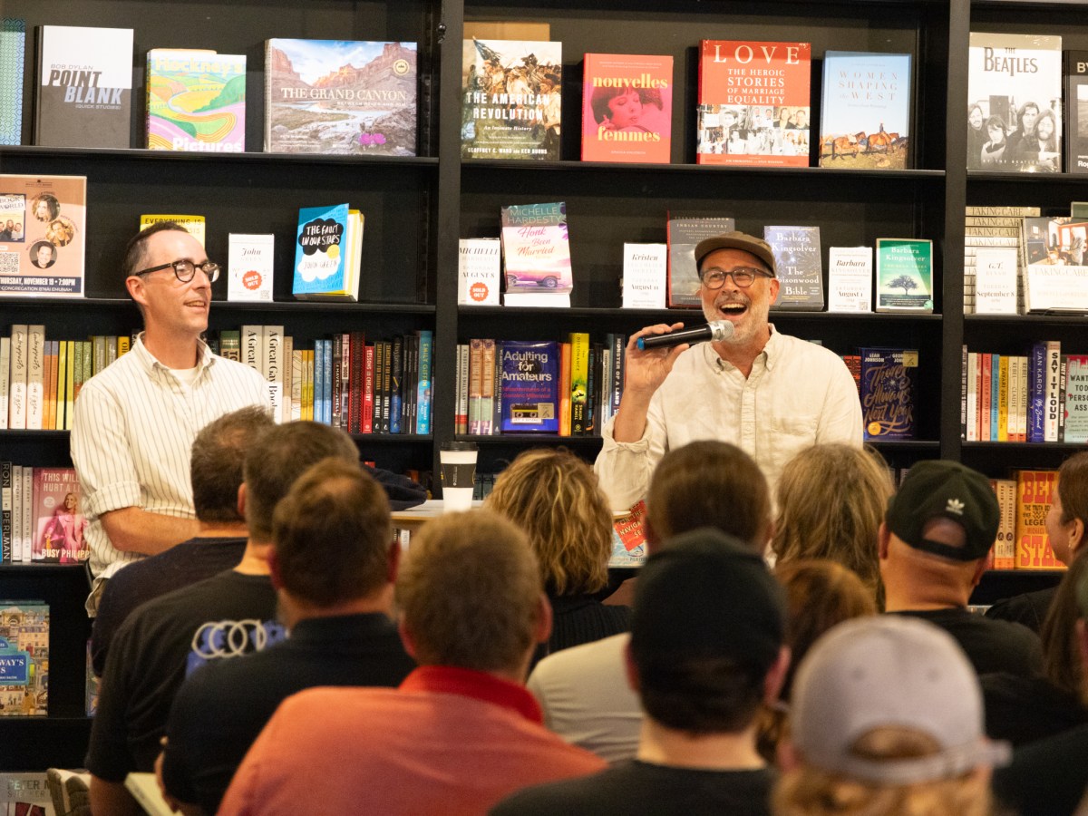 Jason Lee turned his lens on Oklahoma in new photography book. A sold-out crowd welcomed him back.