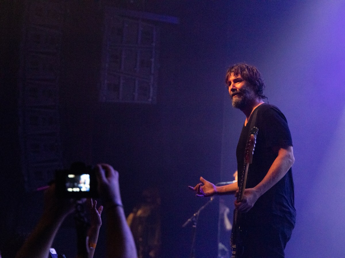 Keanu Reeves and Dogstar rock out in their first visit to Tulsa